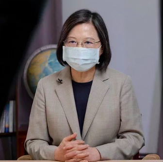 解放军战机绕飞让台当局心慌 蔡英文叫喊“避免擦枪走火” 岛内政客唱悲情戏！