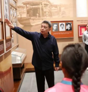 潘岳出席青海玉树青少年北京行公益活动