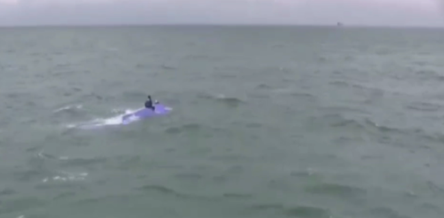 凌晨3点，钦州海域一场惊心动魄的救援开始了！2人获救……