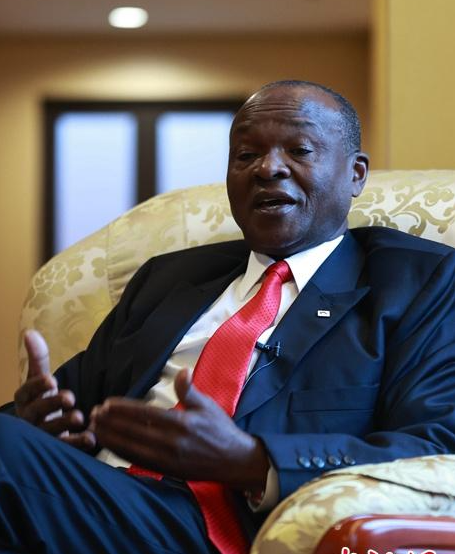 专访非盟委员会前副主席姆温查：指责中国使非洲陷入“债务陷阱”是荒诞的！