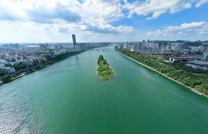 评论：两岸青年正以自己的眼和心认识彼此！