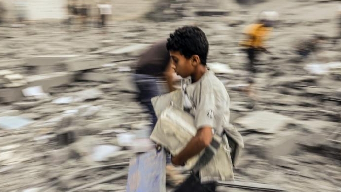 巴以冲突已致超8300人死亡 以称等待时机开展地面进攻!