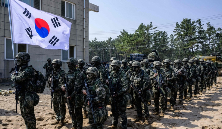适龄服役男性人数断崖式下跌，韩国军队现役兵力6年锐减20%！