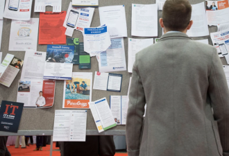 有人失业,有人加班到深夜:加拿大真实的就业版图