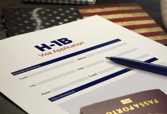 松绑!这类人免缴H-1B签证10万签证费