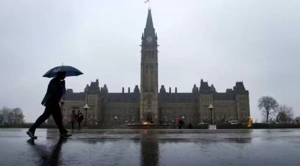 加拿大花钱速度太快 惠誉警告可能调降信用评级