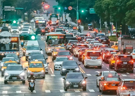 台砸数百亿推通勤月票 未改变乘车习惯汽机车数量仍创高