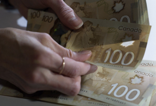 避免现金交易！假钞数量暴增 几乎和真钞一模一样