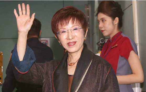 洪秀柱扫街拜票 称台南市没有外面描述那般