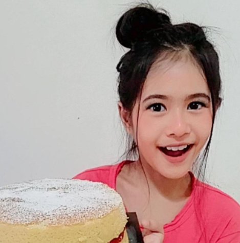 12岁童星被顽童抽走椅子，摔至半身瘫痪尿失禁！网友心痛：一个恶作剧，毁人一生