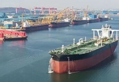 重返VLCC市场!新加坡船东签署首份订单