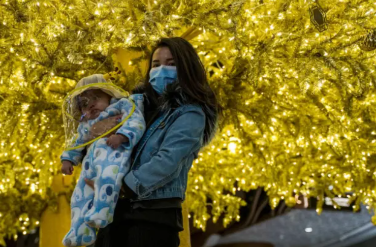 台湾、香港新生婴儿再创新低,要如何扭转“生育陷阱”?