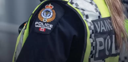 温哥华母亲推婴儿车外出 遭持刀男威胁抢手机